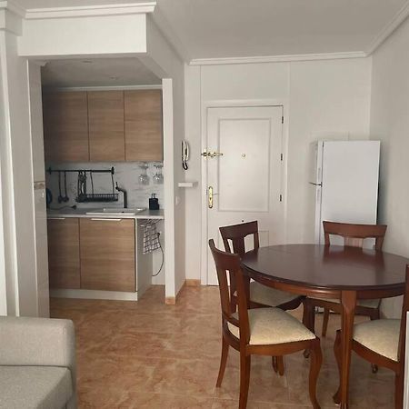 Cozy Apartment 5 Mins To Beach Torrevieja Exterior foto