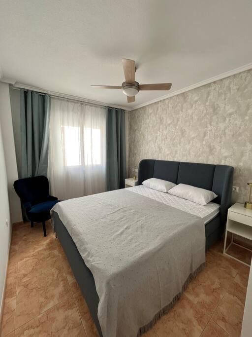 Cozy Apartment 5 Mins To Beach Torrevieja Exterior foto