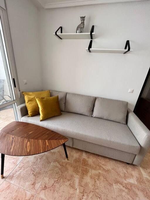 Cozy Apartment 5 Mins To Beach Torrevieja Exterior foto