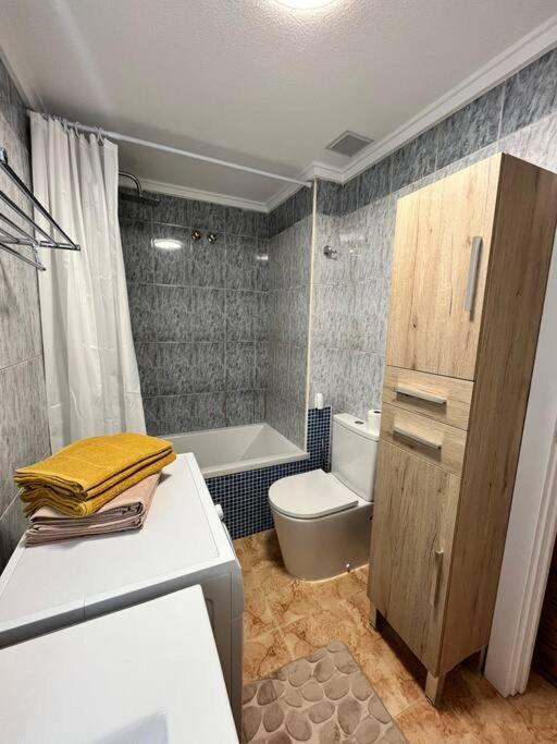Cozy Apartment 5 Mins To Beach Torrevieja Exterior foto