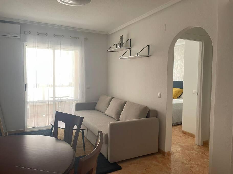Cozy Apartment 5 Mins To Beach Torrevieja Exterior foto